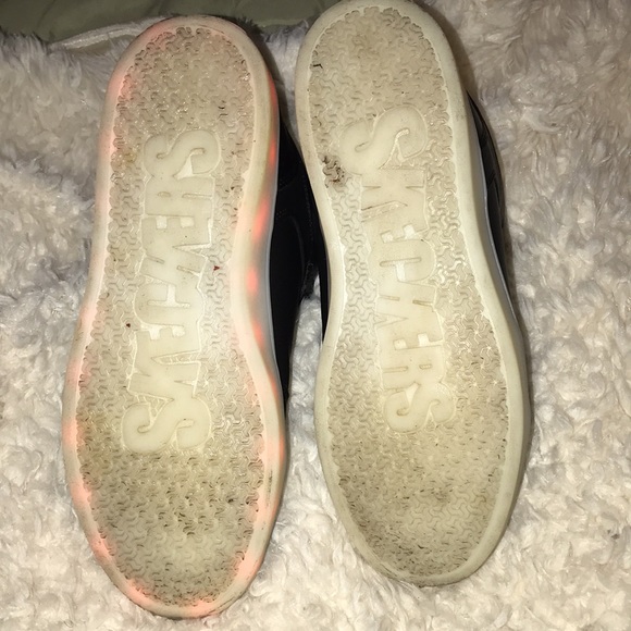 Sneakers - Picture 5 of 8